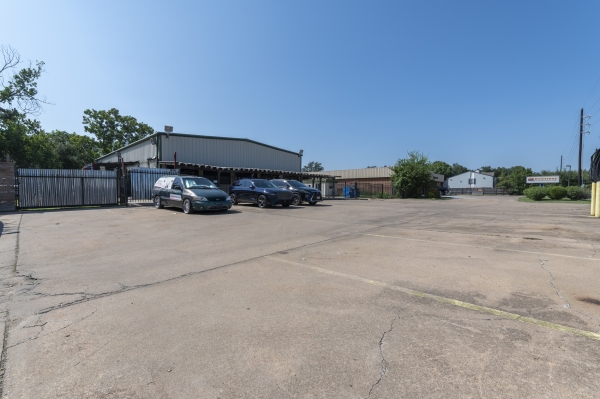 Listing Image #3 - Retail for sale at 2920 S Dairy Ashford Rd, Houston TX 77082