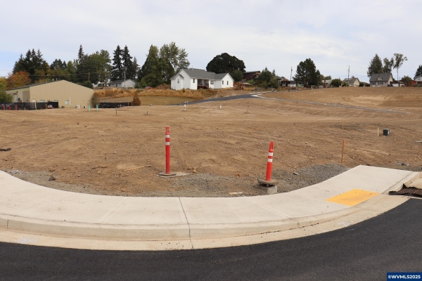 Listing Image #3 - Land for sale at Lot 5 Bloc Washington St W, Carlton OR 97111