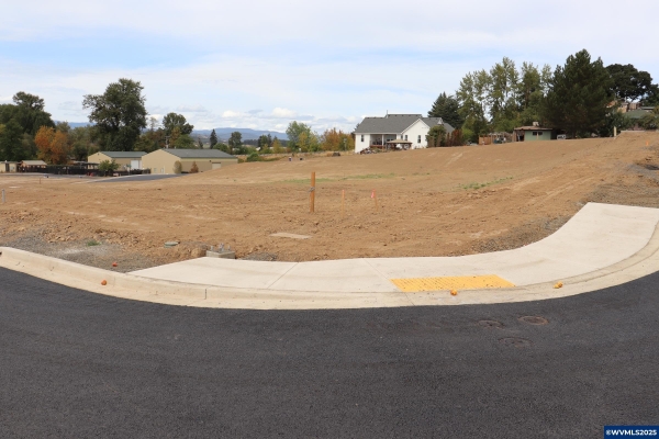 Listing Image #3 - Land for sale at Lot 8 Bloc Washington St W, Carlton OR 97111