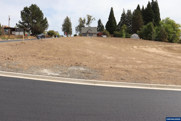 Listing Image #3 - Land for sale at Lot 4 Bloc Grant St W, Carlton OR 97111