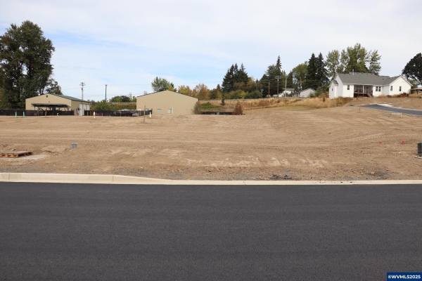 Listing Image #3 - Land for sale at Lot 7 Bloc Washington St W, Carlton OR 97111