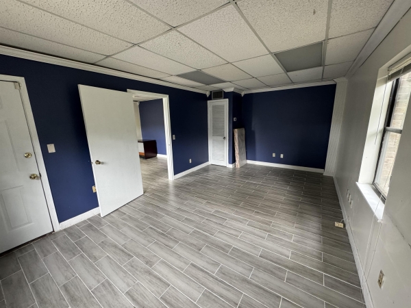 Listing Image #2 - Office for sale at 550 N Balmoral Cir , 3rd Building, Jacksonville FL 32218