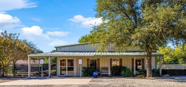 Listing Image #1 - Others for sale at 1519 W Kilpatrick Street, Cleburne TX 76033