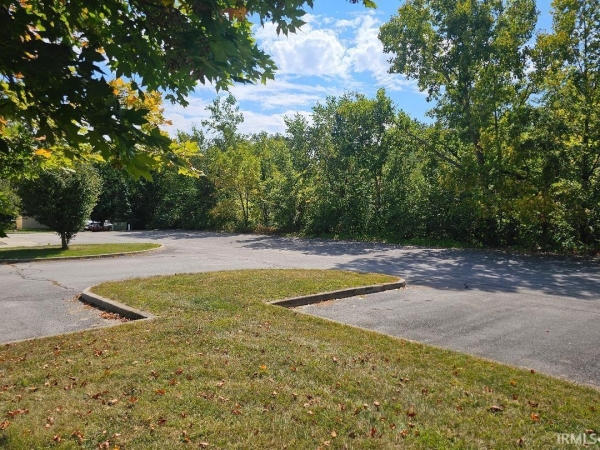 Listing Image #3 - Office for sale at 7802 7806 W Jefferson Boulevard, Fort Wayne IN 46804