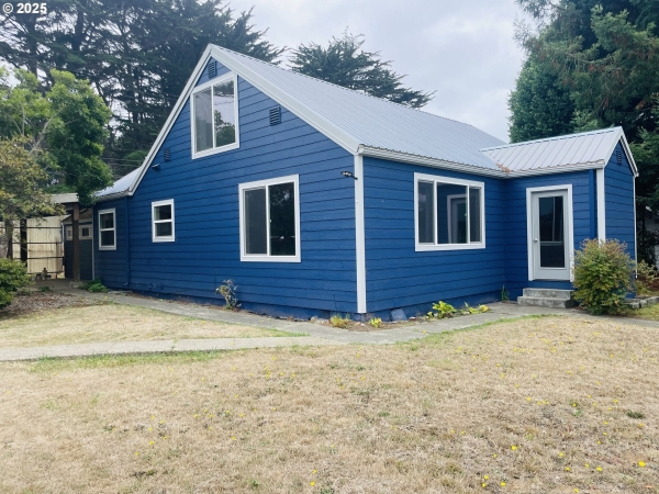 Listing Image #2 - Others for sale at 890 2nd St Se, Bandon OR 97411
