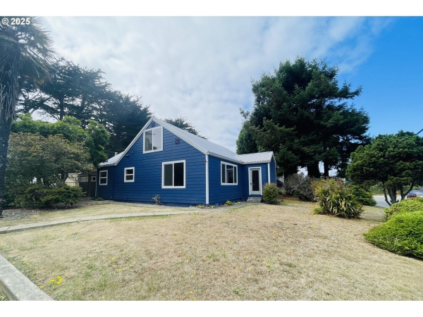 Listing Image #3 - Others for sale at 890 2nd St Se, Bandon OR 97411