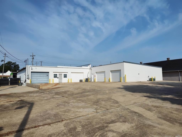 Listing Image #2 - Retail for sale at 1407/1409 N. West Ave., El Dorado AR 71730