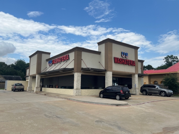 Listing Image #1 - Retail for sale at 705 N Alexander Drive, Baytown TX 77520