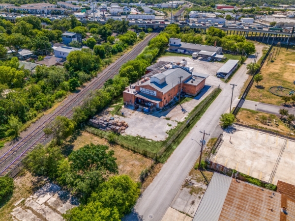 Listing Image #2 - Industrial for sale at 264 and 250 W Lachapelle, San Antonio TX 78204