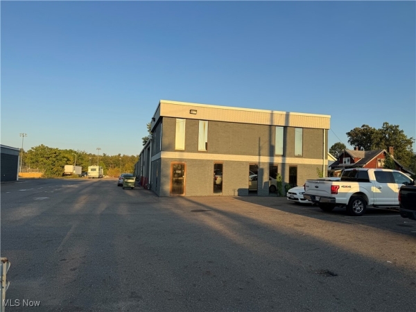 Listing Image #3 - Others for sale at 2920 Harrisburg Road NE, Canton OH 44705