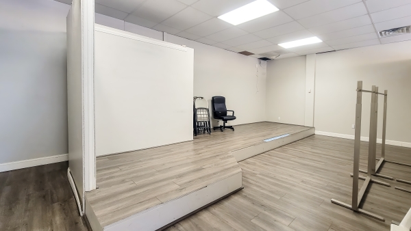 Listing Image #3 - Retail for sale at 5105 Reagan Drive, Charlotte NC 28206