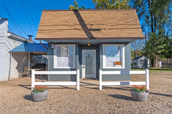 Listing Image #1 - Office for sale at 108 Grand Street, Michigan Center MI 49254