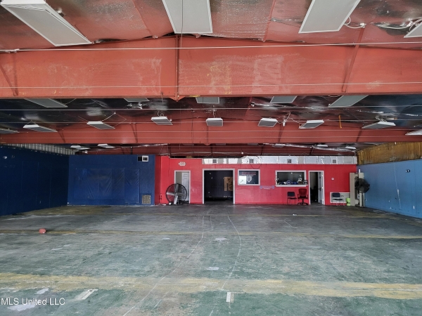 Listing Image #3 - Retail for sale at 10261 D'iberville Boulevard, D'iberville MS 39540