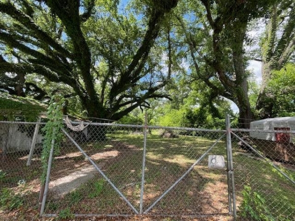 Listing Image #1 - Others for sale at 1703 E Broad Avenue, Albany GA 31705