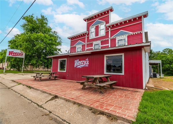 Listing Image #2 - Others for sale at 204 W Front Street, Blossom TX 75416