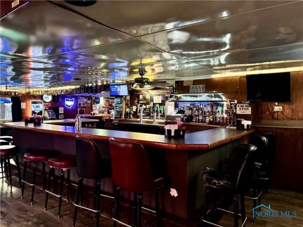 Listing Image #3 - Retail for sale at 14475 Power Dam Rd, Defiance OH 43512 Listing Image #3 - Retail for sale at 14475 Power Dam Rd, Defiance OH 43512