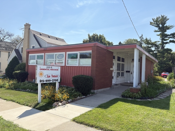 Listing Image #1 - Office for sale at 220 E State Street, Sycamore IL 60178