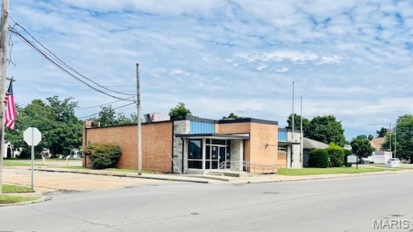Listing Image #1 - Others for sale at 202 S Kingshighway Street, Sikeston MO 63801