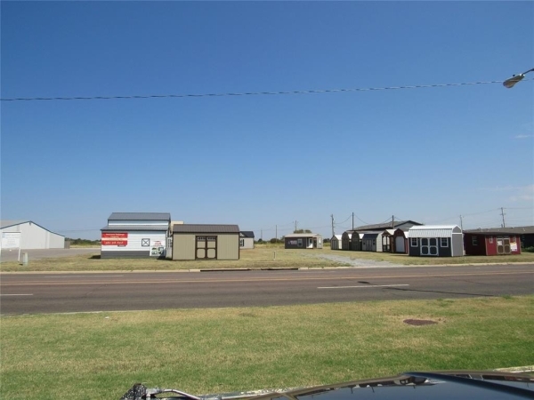 Listing Image #2 - Others for sale at 2115 E Broadway Street, Altus OK 73521