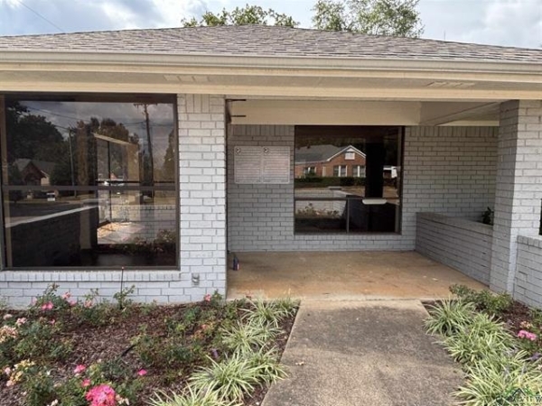 Listing Image #2 - Office for sale at 315 Wilson St, Henderson TX 75652