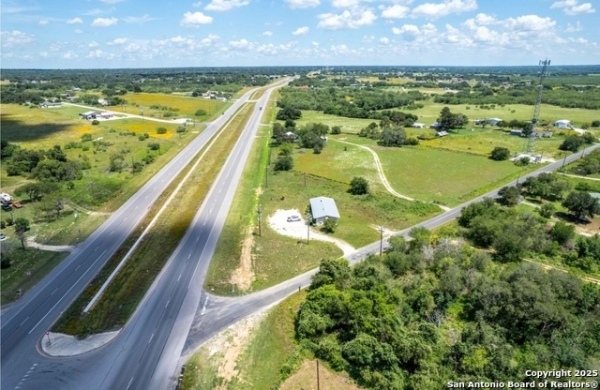Listing Image #2 - Others for sale at 51 County Road 150, Floresville TX 78114