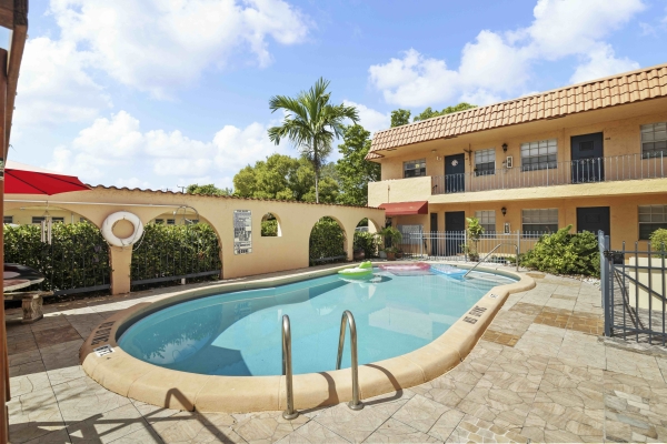 Listing Image #2 - Multi-family for sale at 1545 Miami Road, Fort Lauderdale FL 33316