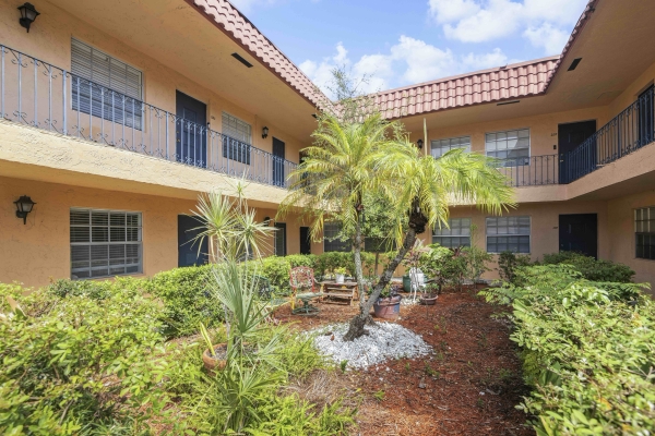 Listing Image #3 - Multi-family for sale at 1545 Miami Road, Fort Lauderdale FL 33316