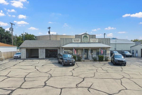 Listing Image #2 - Retail for sale at 9900 Woodway Dr, Woodway TX 76712