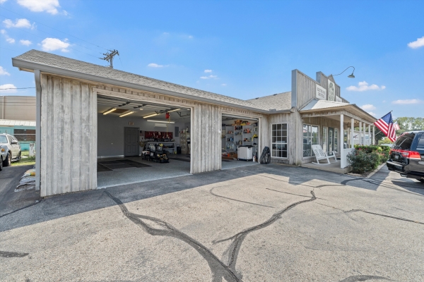 Listing Image #3 - Retail for sale at 9900 Woodway Dr, Woodway TX 76712