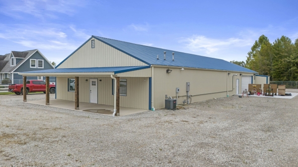 Listing Image #2 - Office for sale at 3134 Clifty Drive, Madison IN 47250