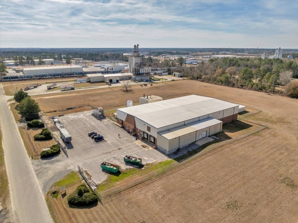 Listing Image #1 - Industrial for sale at 201 Harris St N, Cordele GA 31015