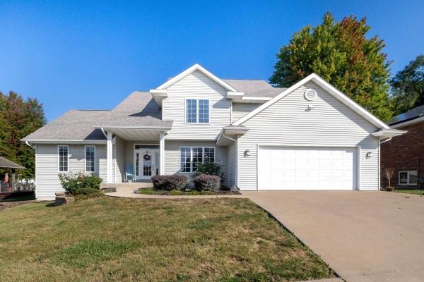 Listing Image #1 - Others for sale at 4957 Twilight Drive, Dubuque IA 52002