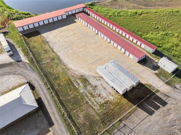 Listing Image #2 - Others for sale at 18753 S 100 Highway, Webbers Falls OK 74470