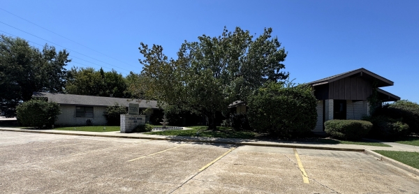 Listing Image #1 - Others for sale at 1935 N Pine St, Deridder LA 70634