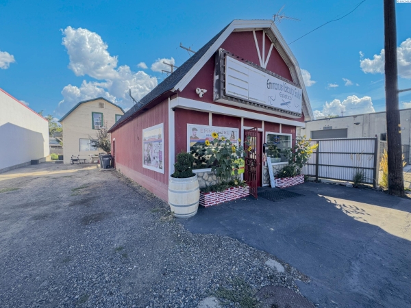 Listing Image #1 - Others for sale at 517 Grant Ave, Sunnyside WA 98944 Listing Image #1 - Others for sale at 517 Grant Ave, Sunnyside WA 98944