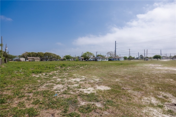 Listing Image #3 - Industrial for sale at 2250 Waldron, Corpus Christi TX 78418