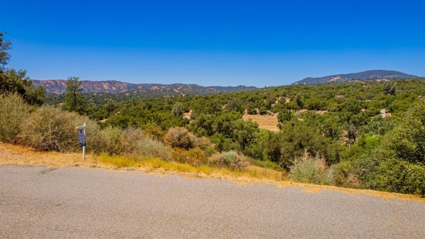 Listing Image #2 - Others for sale at 16 Lulniu Lane, Ahwahnee CA 93601