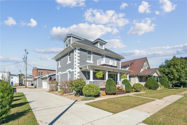 Listing Image #2 - Others for sale at 29 N 5th St N, Centralcity IA 52214