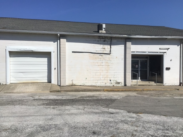 Listing Image #1 - Retail for sale at 301 W Mulberry Street, Salem IN 47167