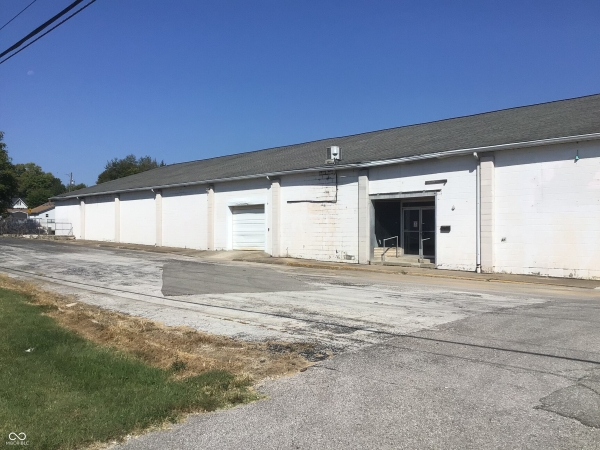 Listing Image #2 - Retail for sale at 301 W Mulberry Street, Salem IN 47167