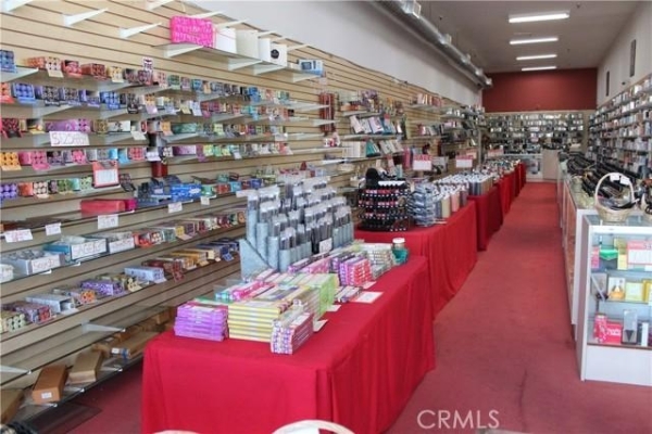 Listing Image #2 - Others for sale at 6949 La Tijera Boulevard A, Los Angeles CA 90045