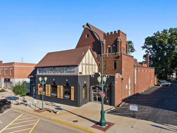 Listing Image #2 - Retail for sale at 425 W State Street, Sycamore IL 60178