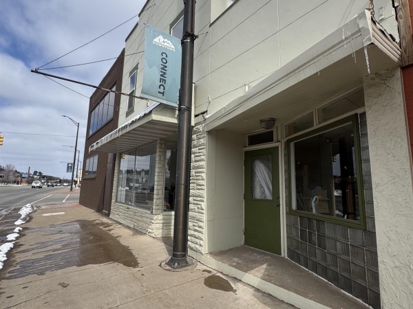 Listing Image #2 - Office for sale at 305 S Stephenson Avenue, Iron Mountain MI 49801