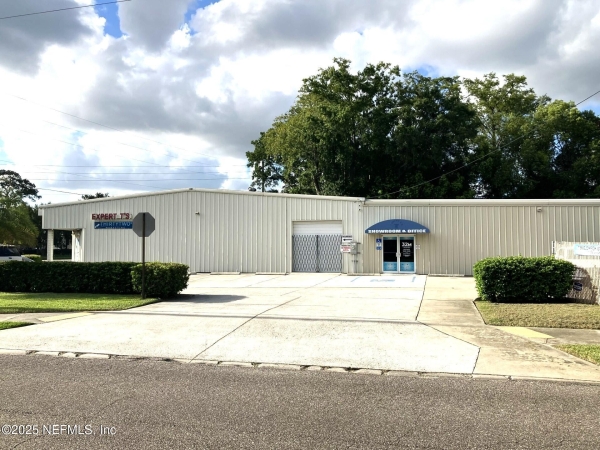 Listing Image #3 - Industrial for sale at 711 Cassat Avenue, Jacksonville FL 32205