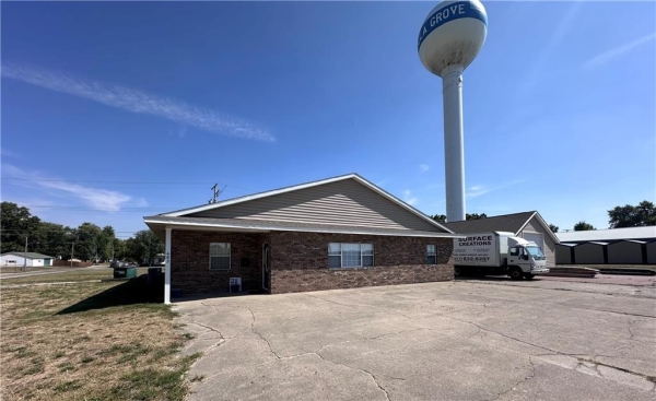 Listing Image #1 - Industrial for sale at 403 S Sycamore St., Villa Grove IL 61956