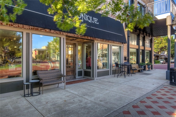Listing Image #2 - Retail for sale at 124 Main St, Sulphur Springs TX 75482