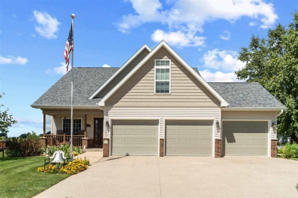 Listing Image #1 - Others for sale at 110 Willow Ln, Northliberty IA 52317