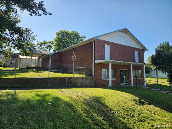 Listing Image #1 - Others for sale at 221 E Saint Louis Street, Lebanon IL 62254