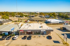 Listing Image #2 - Retail for sale at 711 Lake Air Dr, Waco TX 76710