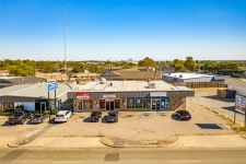 Listing Image #3 - Retail for sale at 711 Lake Air Dr, Waco TX 76710
